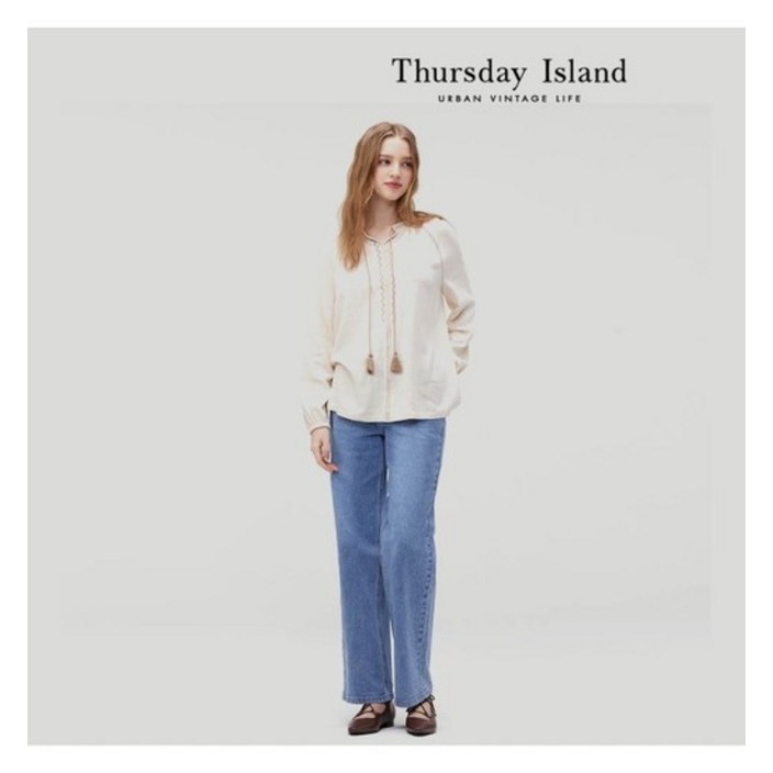 [Thursday Island] 스트링 자수 포인트 블라우스(T232MBL301W)