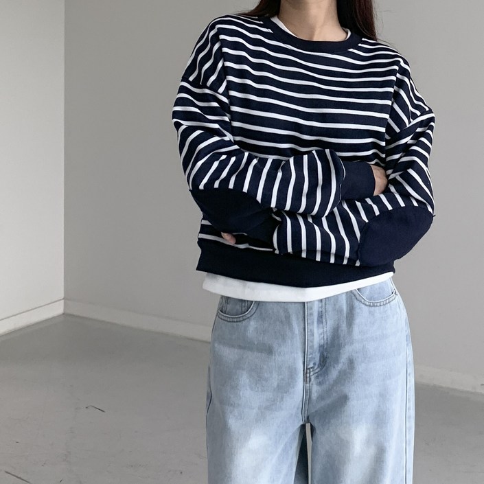 행복여 모티 스트라이프 패치 루즈핏 기모 맨투맨 티셔츠