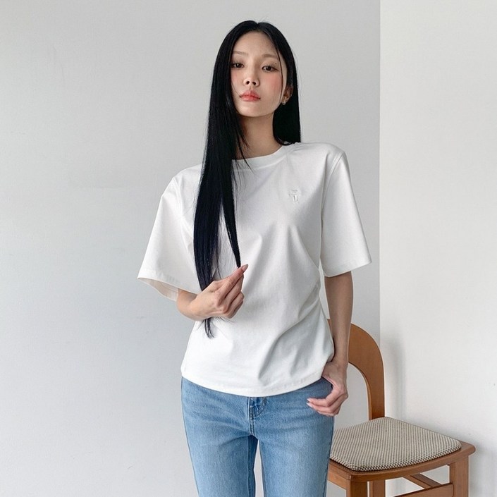 반에이크 여성용 라운드 턱 트임 티셔츠 반에이크 여성용 라운드 턱 트임 티셔츠