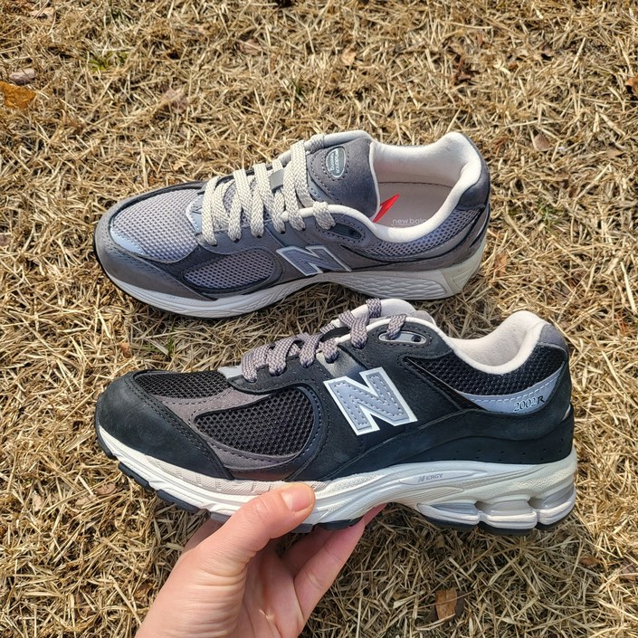 뉴발란스 2002 블랙RNC 그레이RNM 네이비RNY 국내 매장판