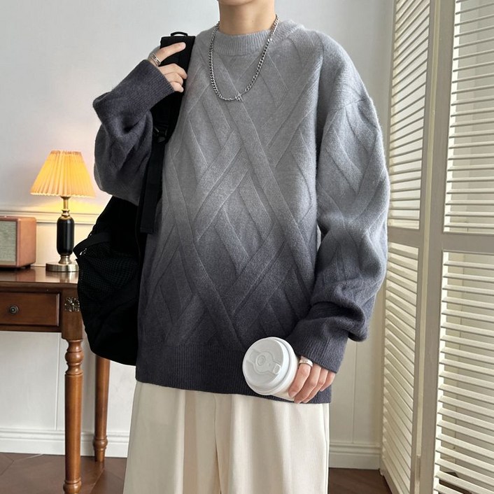 캐주얼 남성복 스웨터 추동 패션 그라데이션 도톰한 니트 남자 라운드넥 루즈핏 니트티 YJW