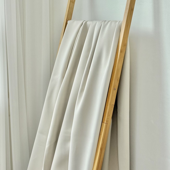 대성섬유 마감처리 된 3중직 암막원단