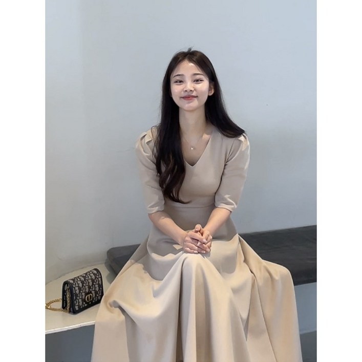 고급 스판 브이넥 부드러운 반팔 롱원피스 고급 스판 브이넥 부드러운 반팔 롱원피스