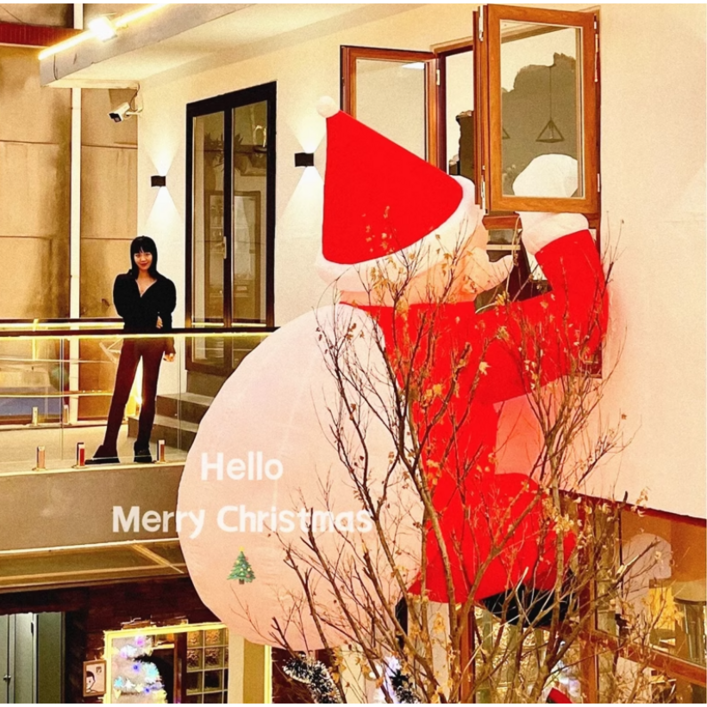 Life Rhythm 크리스마스 인형간판 벽타는산타 대형 풍선 장식용품 소품 2M 3M 4M 5M 송풍기 조명 포함+변환플러그 2개