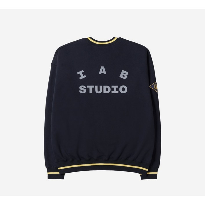 캐치트렌디 아이앱 스튜디오 x 아케인 필트오버 스웨트셔츠 네이비 도브 블루