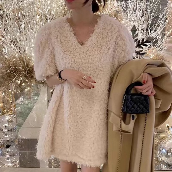 JoYouth  여성 겨울 V넥 반팔 루즈핏 니트 미니 퍼 뽀글이 원피스