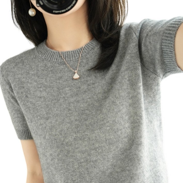 여성용 베이직 라운드넥 부드러운 간절기 데일리룩 반팔 니트 티셔츠 여성용 베이직 라운드넥 부드러운 간절기 데일리룩 반팔 니트 티셔츠