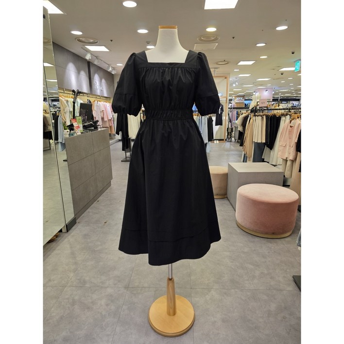 로엠 부평점 가볍게,시원하게,우아하게,편하게 여름 더위도 걱정없이 입을수 있는 롱 원피스