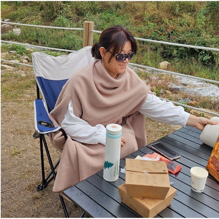 공감공감 양털 핸즈프리 입는담요 여행 차량 비박 독서실 집돌이 사무실 병원 비행기에서 사용 가능한 손빼담요 (손빼요)