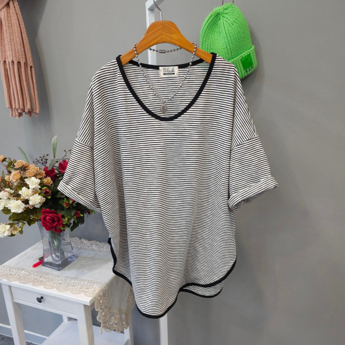 유넥 스트라이프 옆트임 루즈핏반팔티