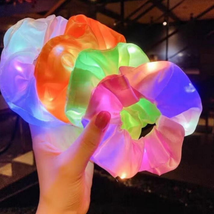 LED 야광 곱창밴드 인싸템 재롱잔치 파티 공연 캠핑 페스티벌 똥머리 머리끈 스크런치 할로윈 클럽 소품 헤어밴드 불빛 곱창머리끈 시선집중