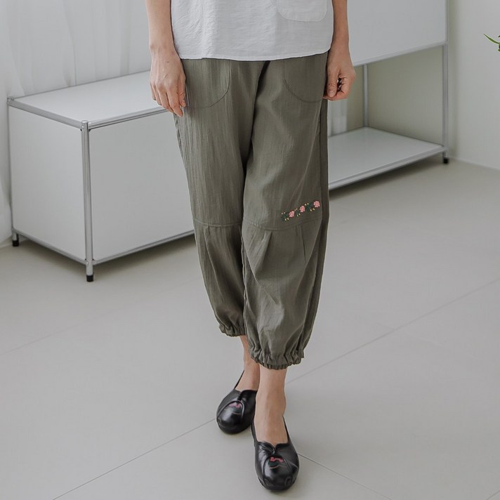 씨엘스토리 여성 인견 러프 자수 항아리 8부 팬츠