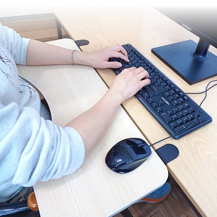 지티오비 책상연장선반 책상확장 확장테이블 키보드거치대, 블랙(라운드형)