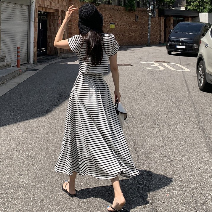 떳다그녀 셀럽 뒷트임 원피스
