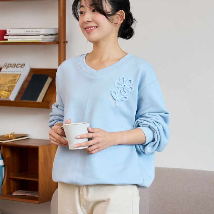 메리브 여성 미니파콩자수 쭈리 맨투맨 봄가을 루즈핏 브이넥 여성티셔츠 3color