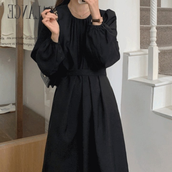 루어스룸 아렌 소프트 가을 하객룩 긴팔 여자 셔링 핀턱 긴팔 라운드넥 루즈핏 타이 벨트 롱 원피스