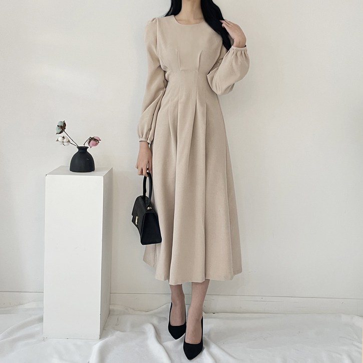 라운드넥 핀턱 플레어 롱 원피스