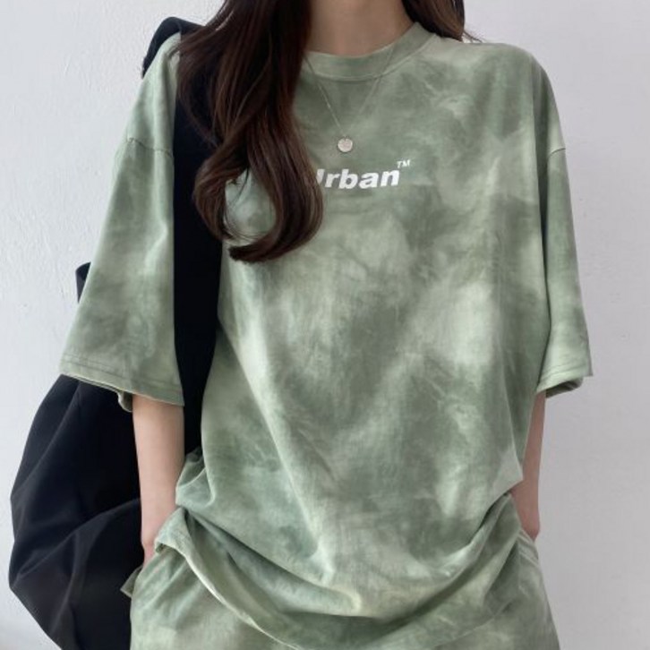 구디프 Urban 레터링 나염 타이다이 루즈핏 반팔티 + 반바지 세트
