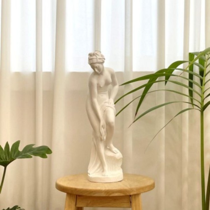 카페 감성 오브제 조각상 목욕하는 여인 석고상